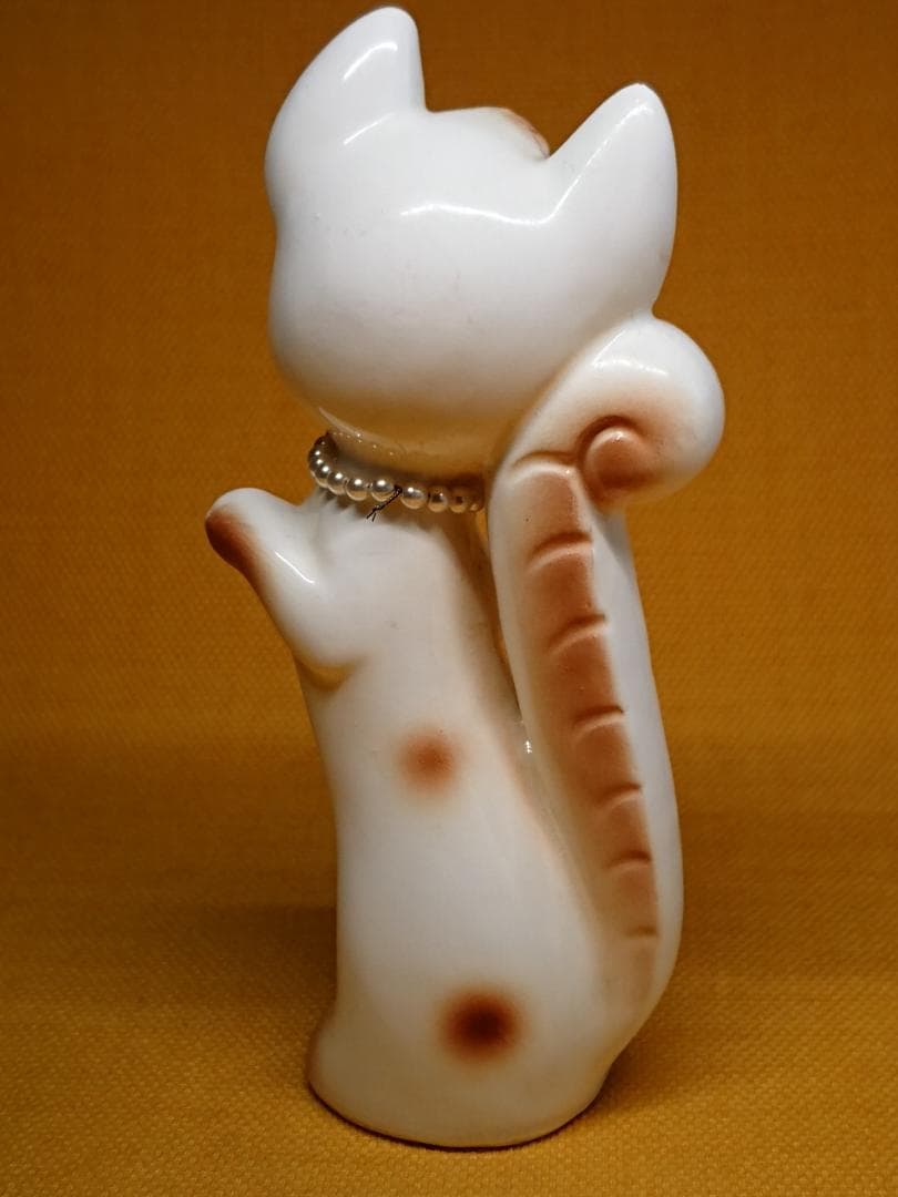 【美品】ネコ　リス　キツネ　陶器　置物　インテリア　工芸品　美術品　A1057
