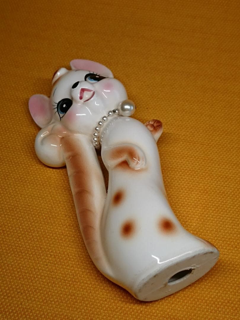 【美品】ネコ　リス　キツネ　陶器　置物　インテリア　工芸品　美術品　A1057