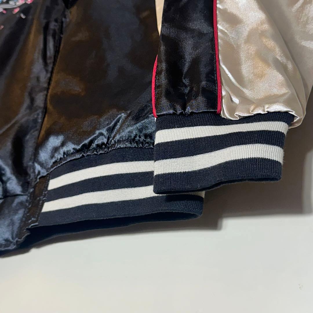 【新品未使用】刺繍スカジャン和柄 黒金M〜Lサテン 桜 富士山 五重塔 ブルゾン