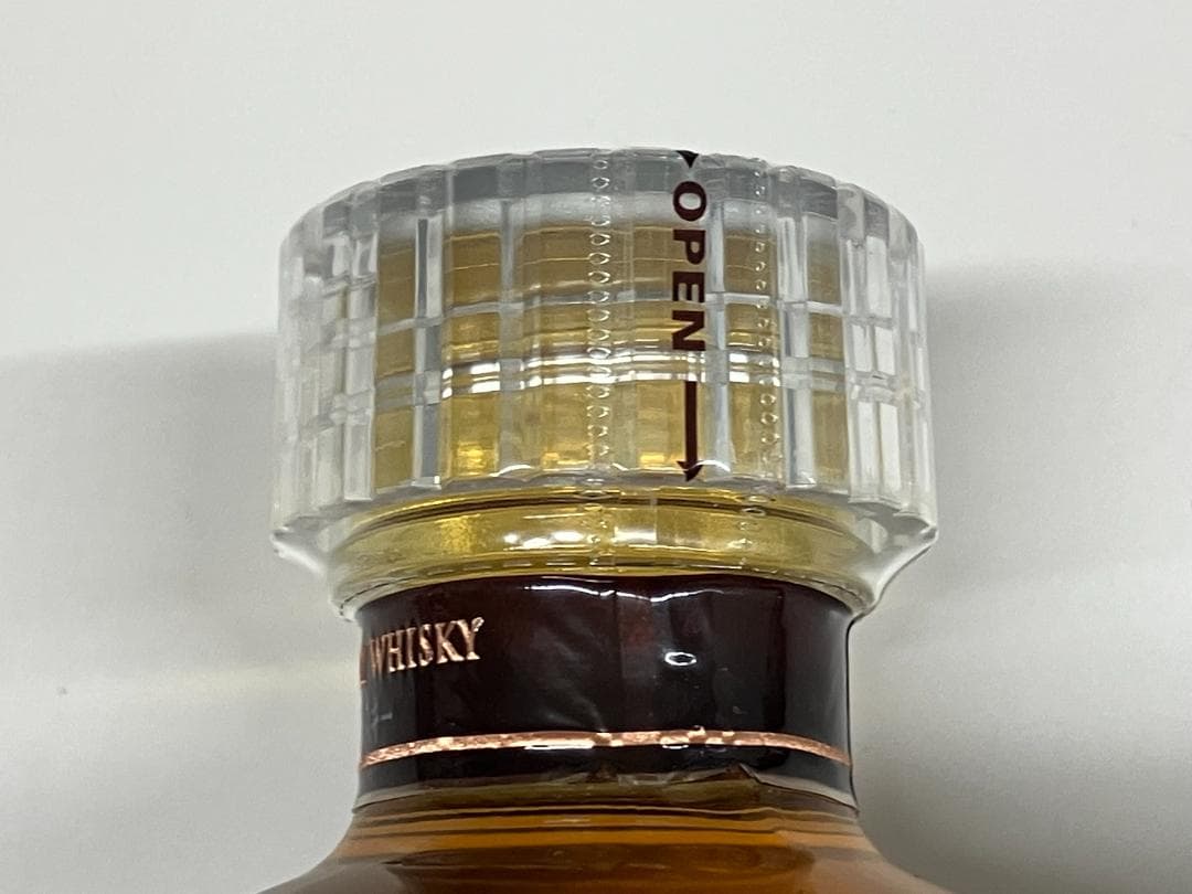 カ*ル様 響 Hibiki 12年 サントリーウイスキー180ml 新品未開封