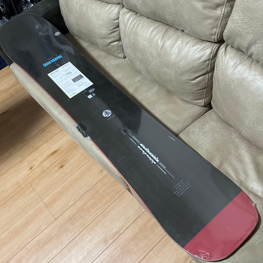 新品 パウダーボード Burton FamilyTree GATE KEEPER