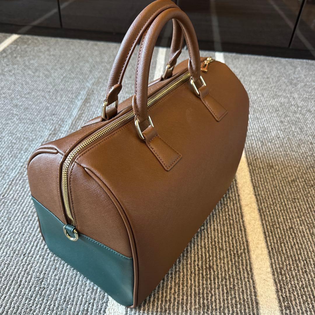 BTS MUTE BOSTON BAG (ブラウン)