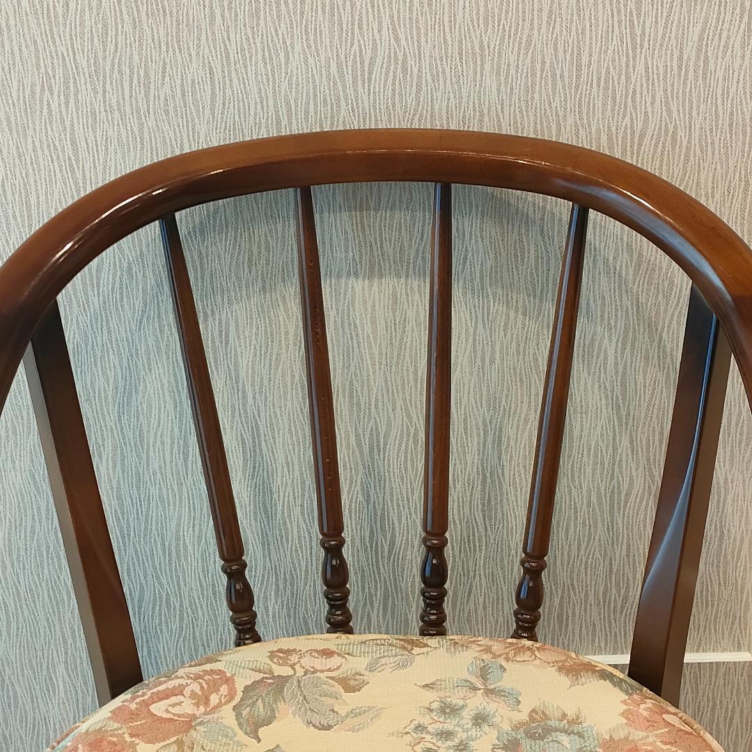 カリモク　コロニアル　アームチェア　クッション　キャスター付き②