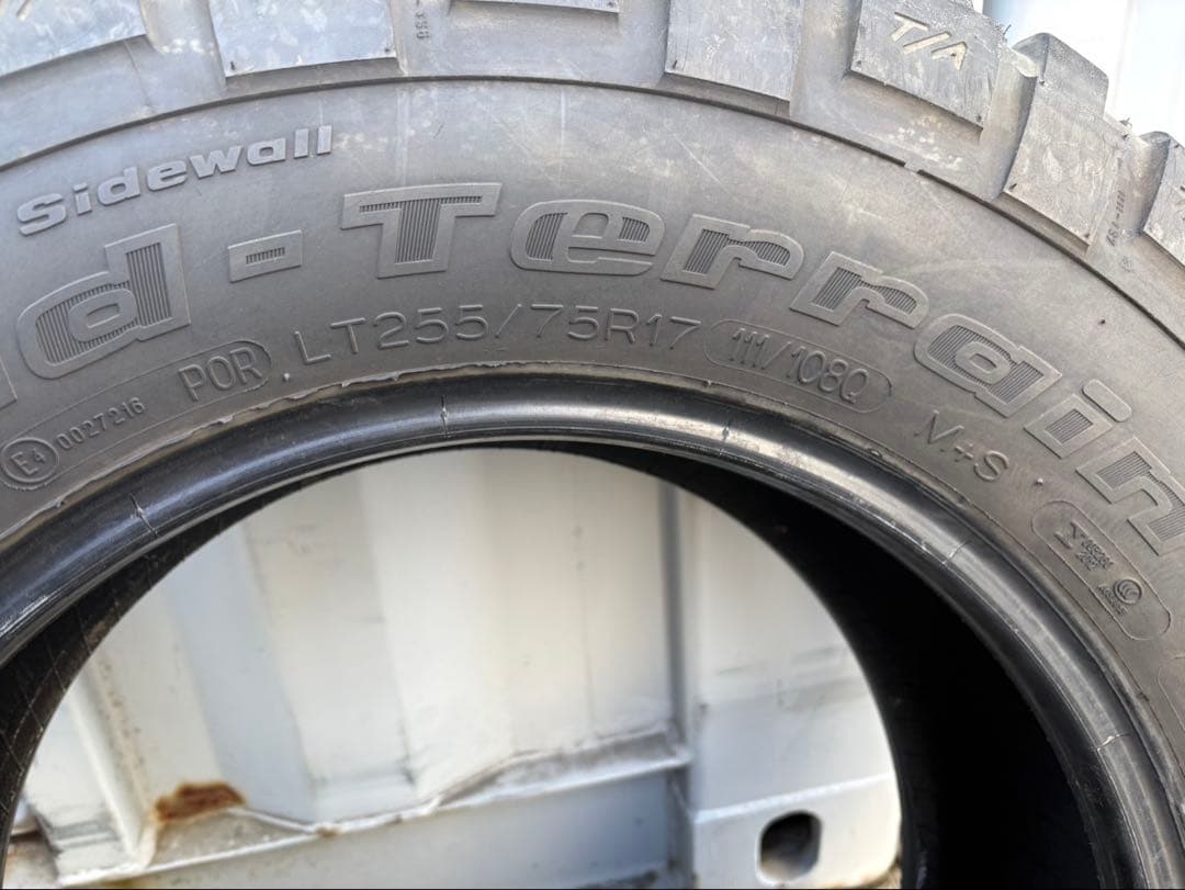 LT255/75R17 4本 ラングラー等