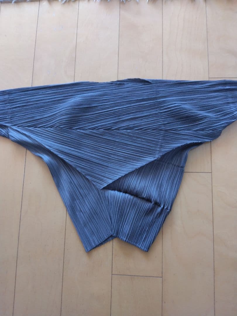 ◇◆イッセイミヤケ プリーツプリーズ トップス◇◆