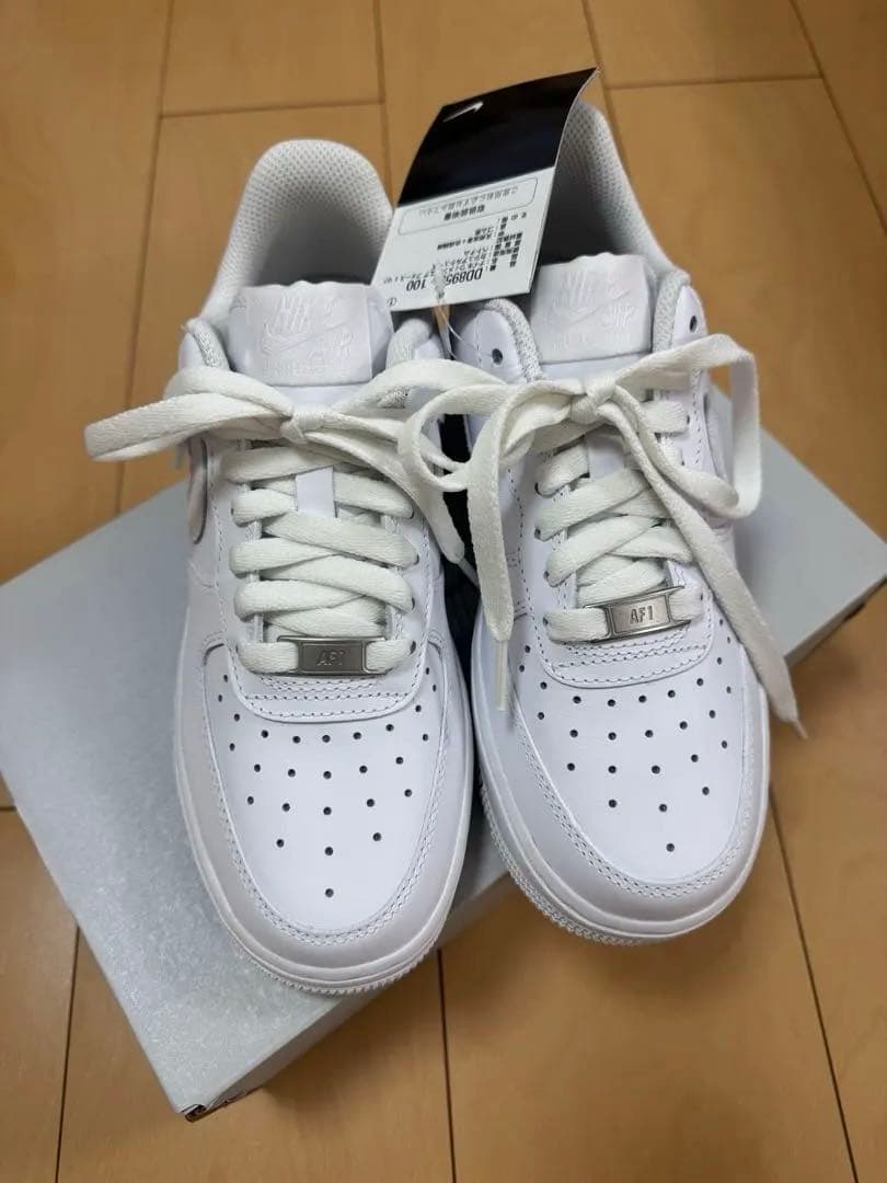 新品　Nike Air Force 1 ホワイト