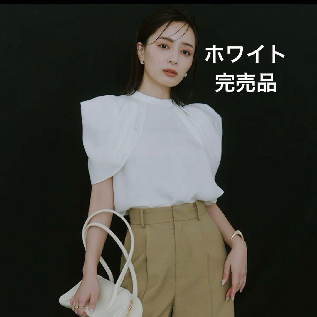 アニュアンス　anuans フォルムショルダーブラウス　ホワイト