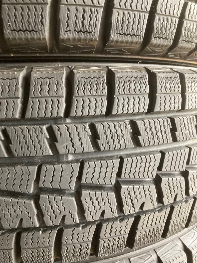 ハスラー等。超バリ溝国産ダンロップ 165/60R15スタッドレス4本セット