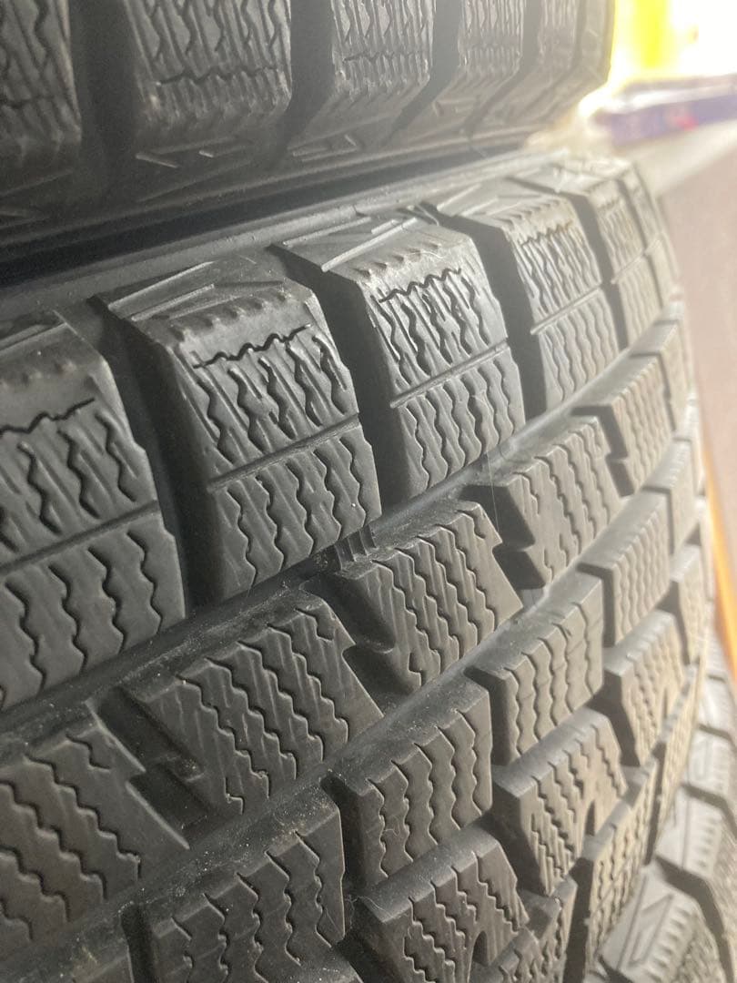 ハスラー等。超バリ溝国産ダンロップ 165/60R15スタッドレス4本セット