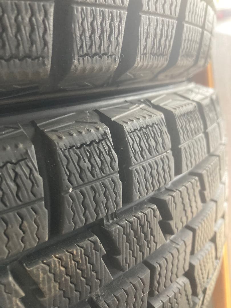 ハスラー等。超バリ溝国産ダンロップ 165/60R15スタッドレス4本セット