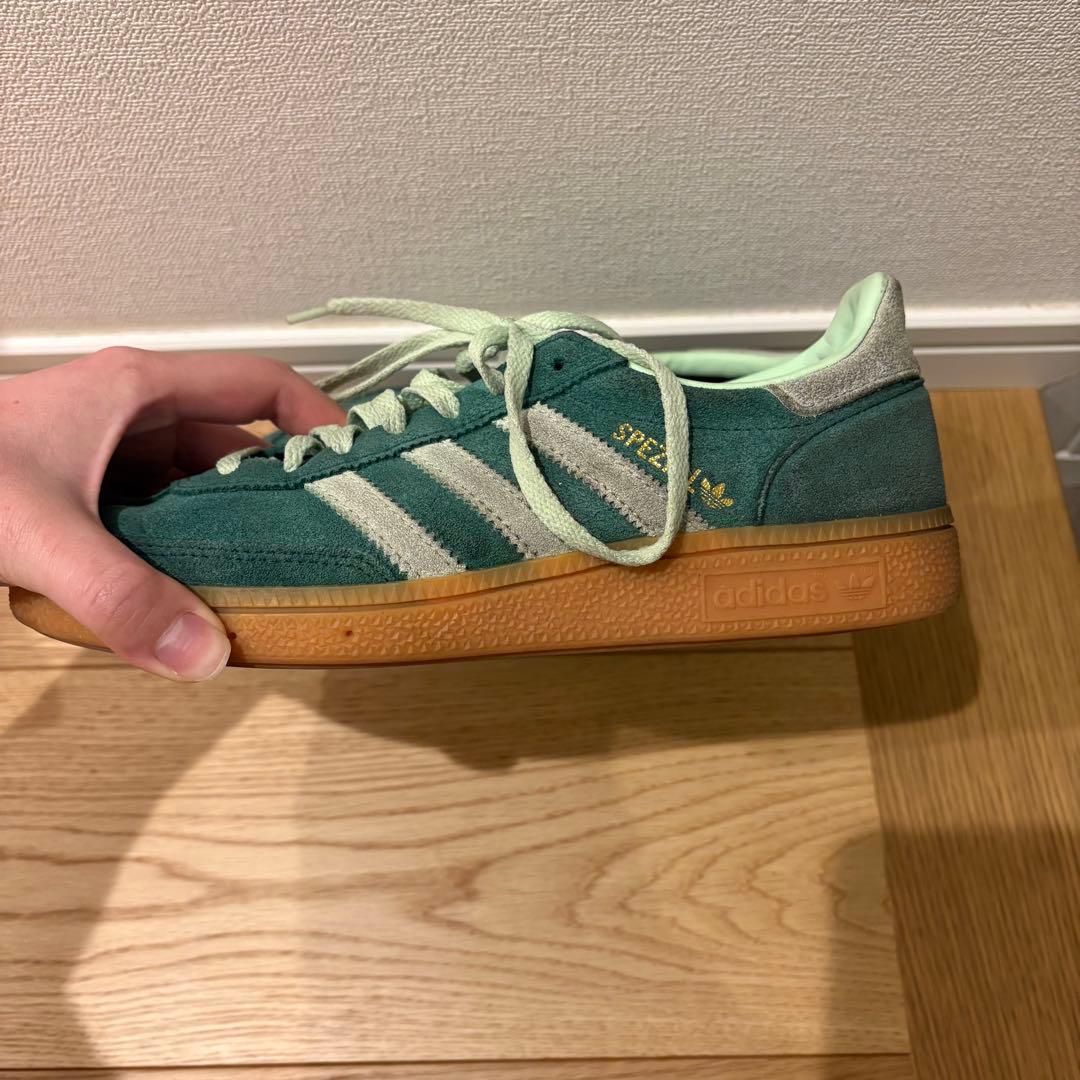 adidas Spezialグリーンスニーカー