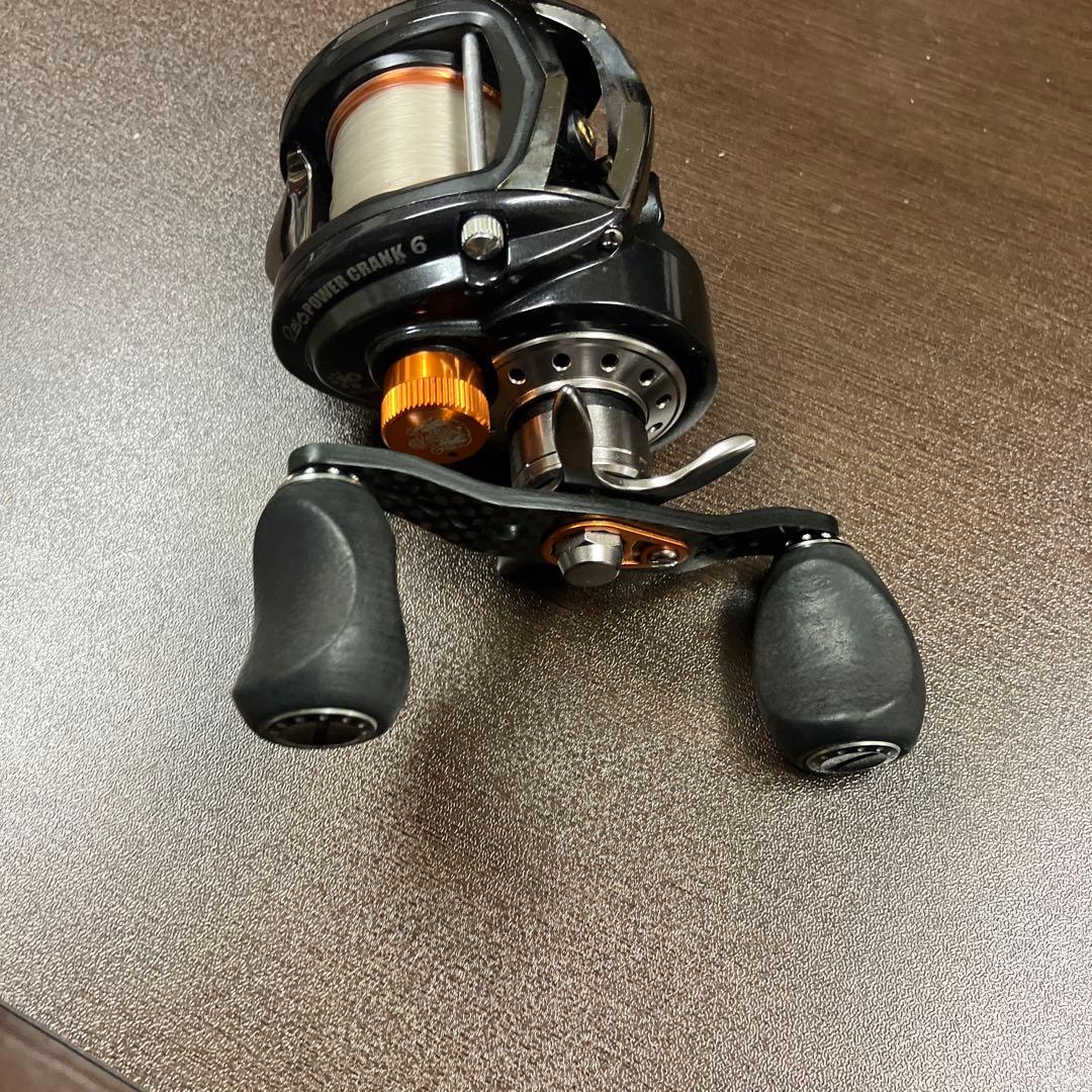 Revo POWER CRANK 6 ベイトリール　右ハンドル　バス釣り　Abu