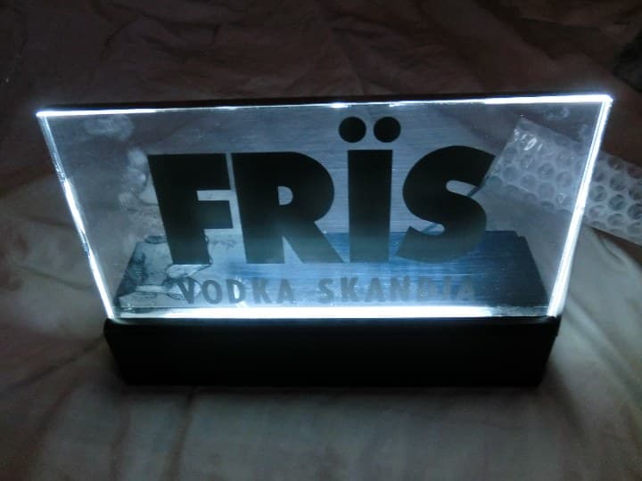 新品　ＦＲＩＳ　ＶＯＤＫＡ　電照ディスプレイ　看板　インテリア　店舗用品