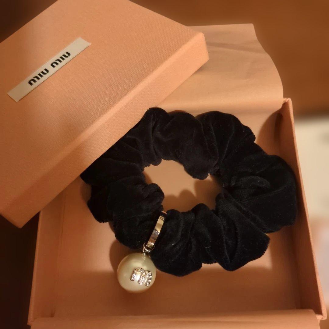 【お値下げ中】MIUMIU ベルベットシュシュ