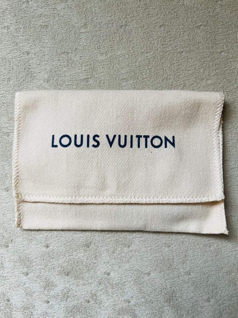 LOUIS VUITTON ボルトクレ LVパンダ キーホルダー