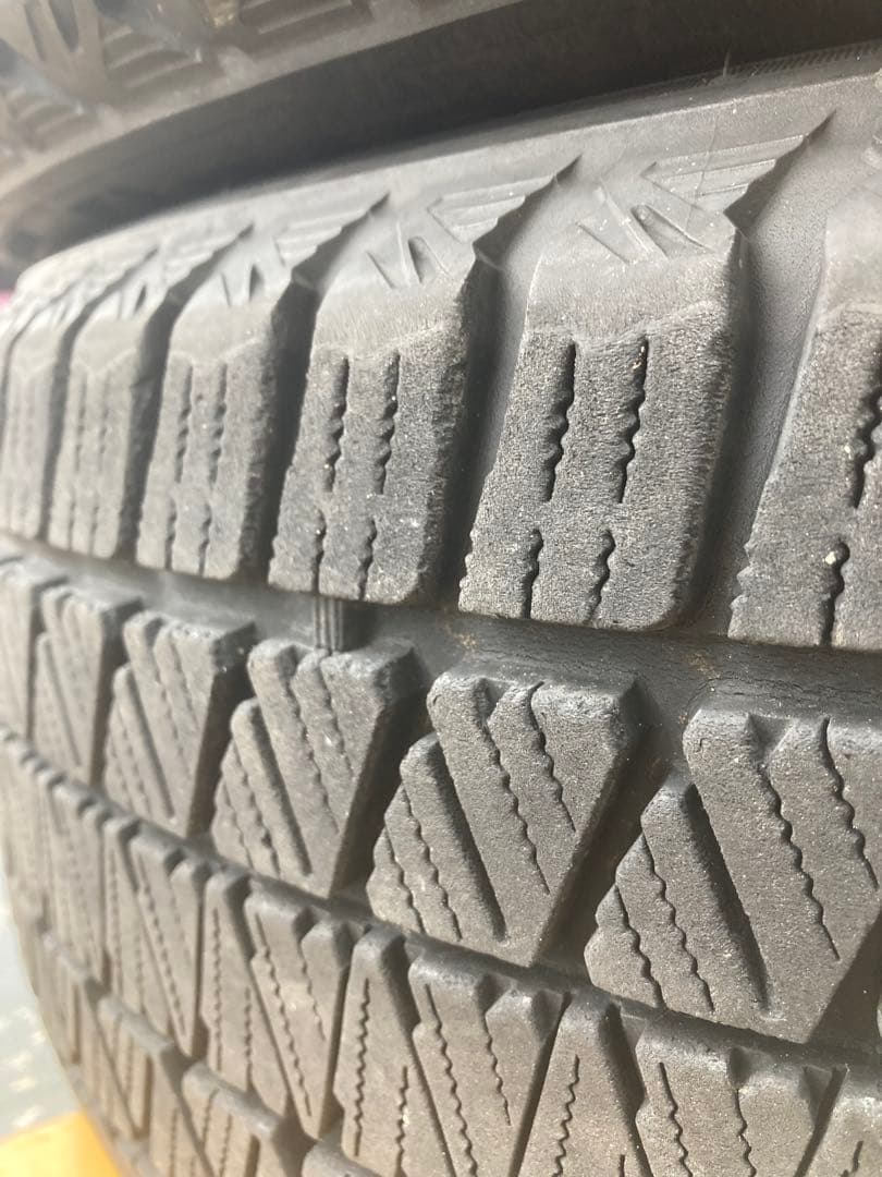 溝あり。ブリヂストンDM-V3 225/55R19スタッドレス4本セット