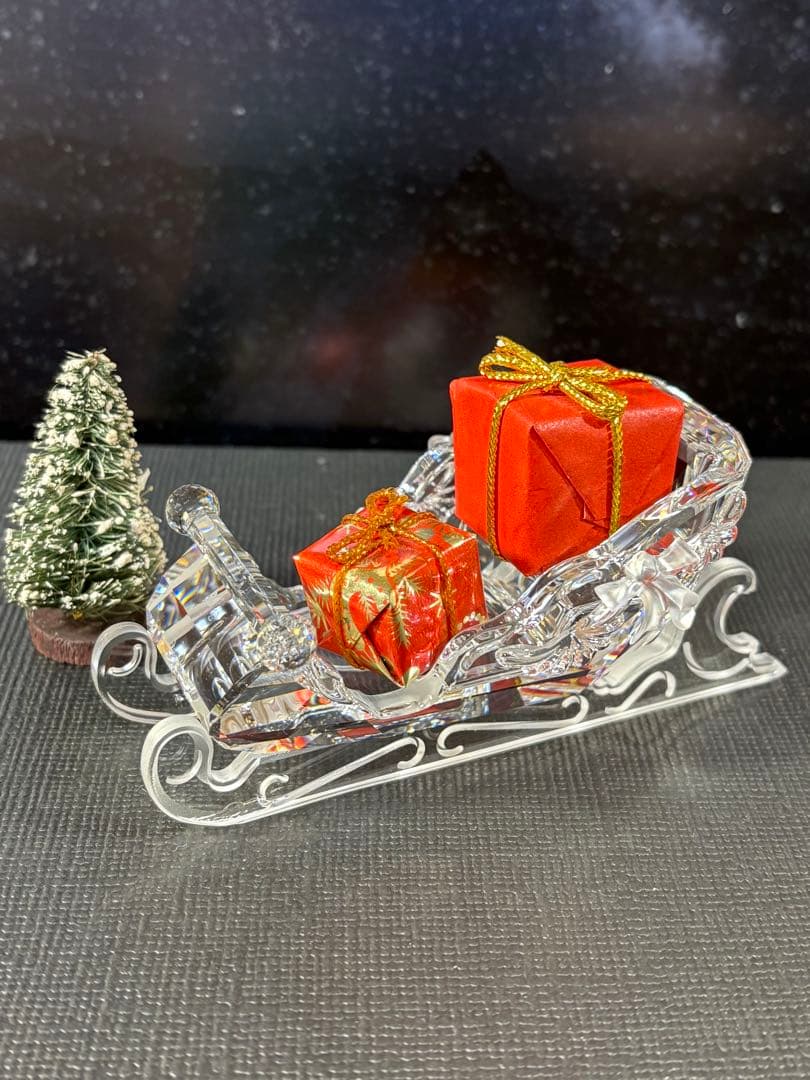 スワロフスキー【幸せを運ぶソリ】