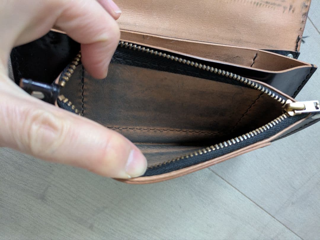 コードバントラッカー財布