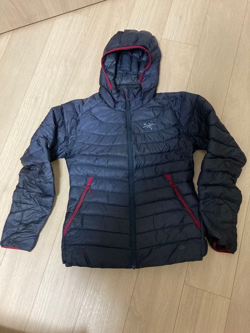 ARC'TERYX ダークグレー フード付きダウンジャケット S