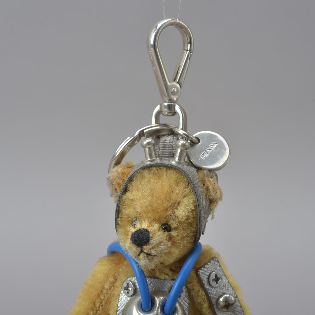 美品 PRADA プラダ テディベア くま キーホルダー ネジ ブラウン