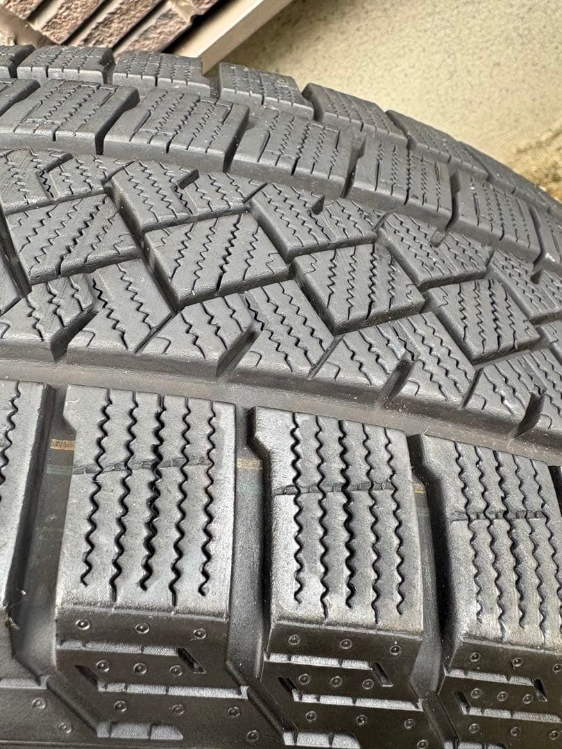 ピレリ 225/65/17 スタッドレス4本セット ハリアー RAV4系