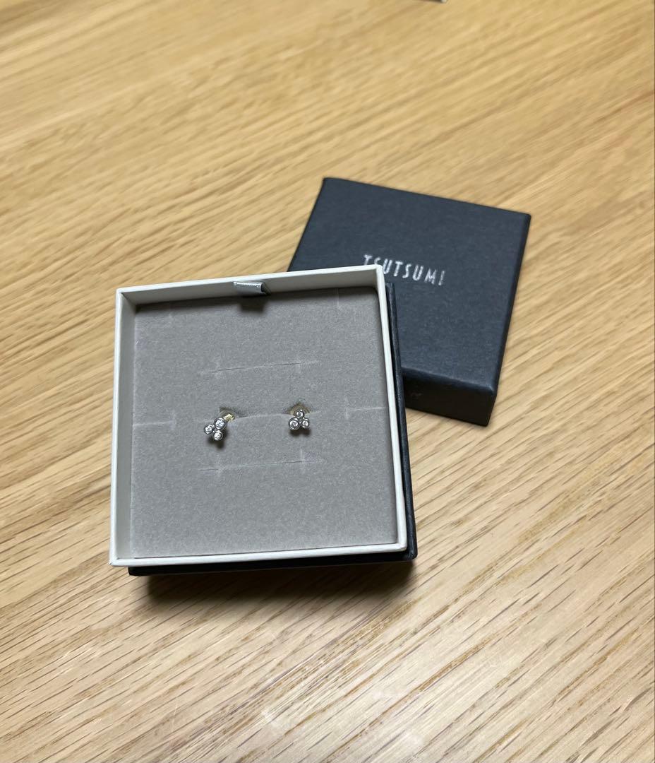 ジュエリーツツミ　K10ホワイトゴールド　ダイヤモンドピアス