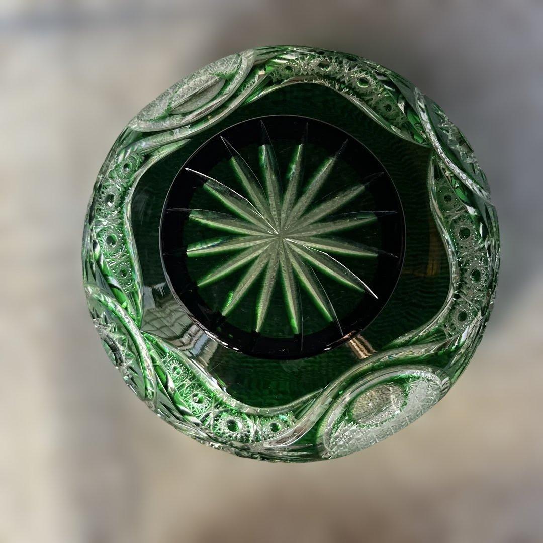 緑色カットクリスタルガラス八角形ボウル　生花用でも飾り用にでも。