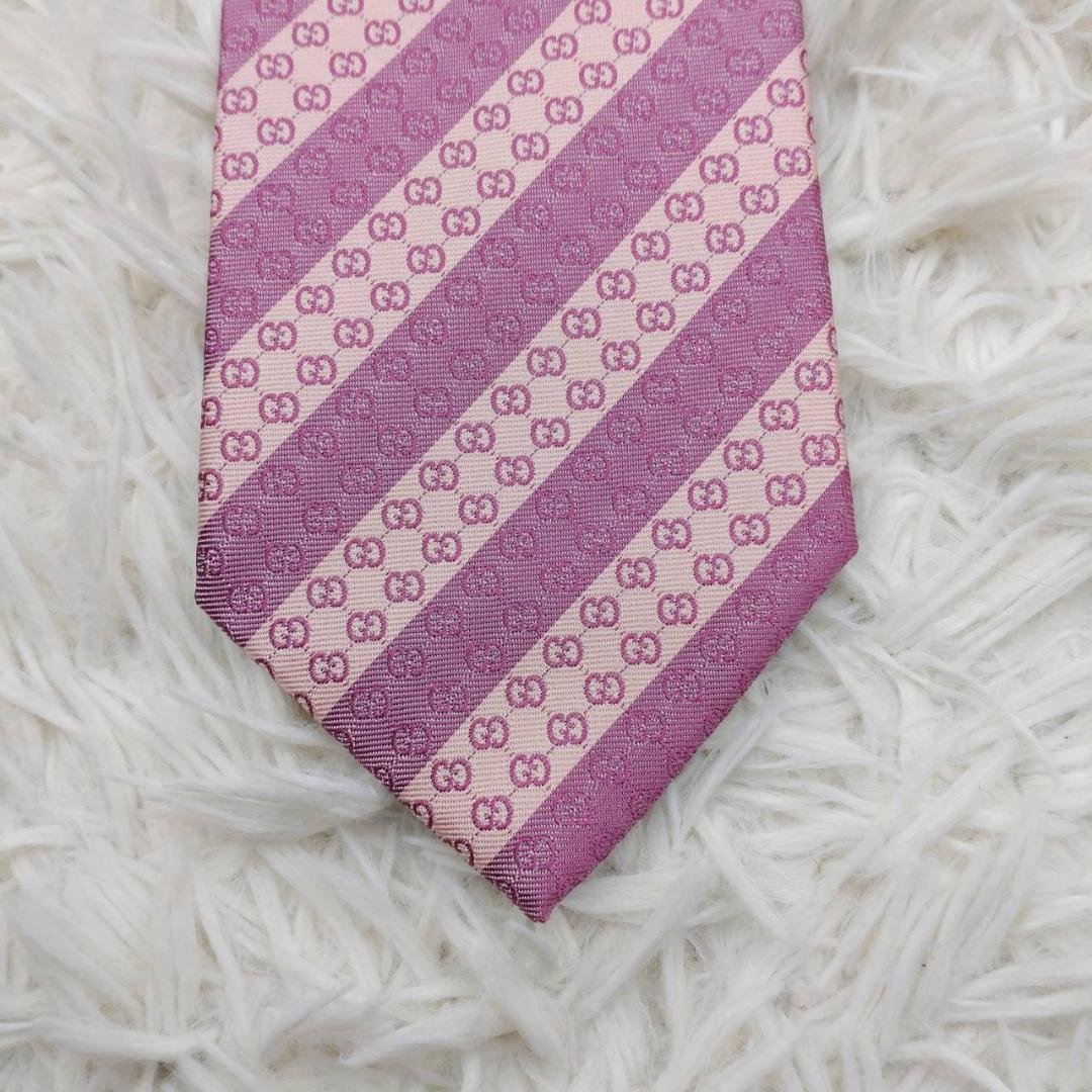 【美品】 グッチ 高級シルクネクタイ ストライプ柄 スモーキーピンク