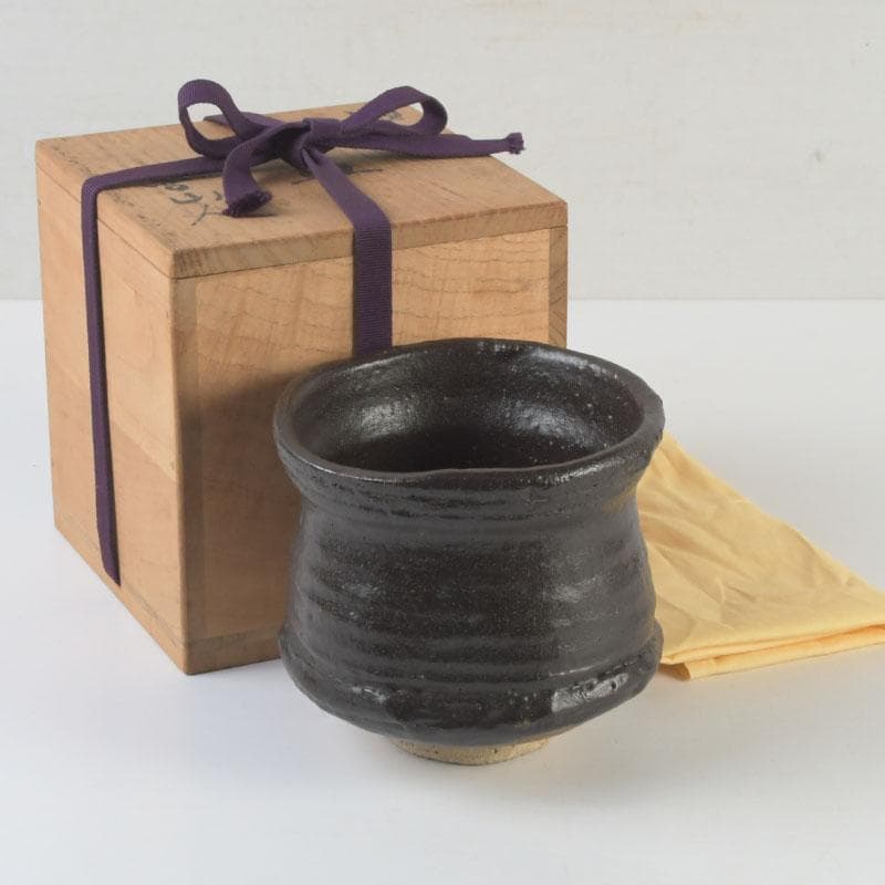 北大路魯山人作　瀬戸焼　瀬戸黒　茶碗　共箱　V　9878