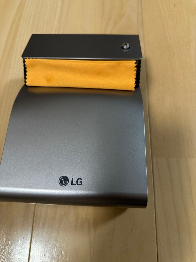 LG プロジェクター　超短焦点　PH450UG