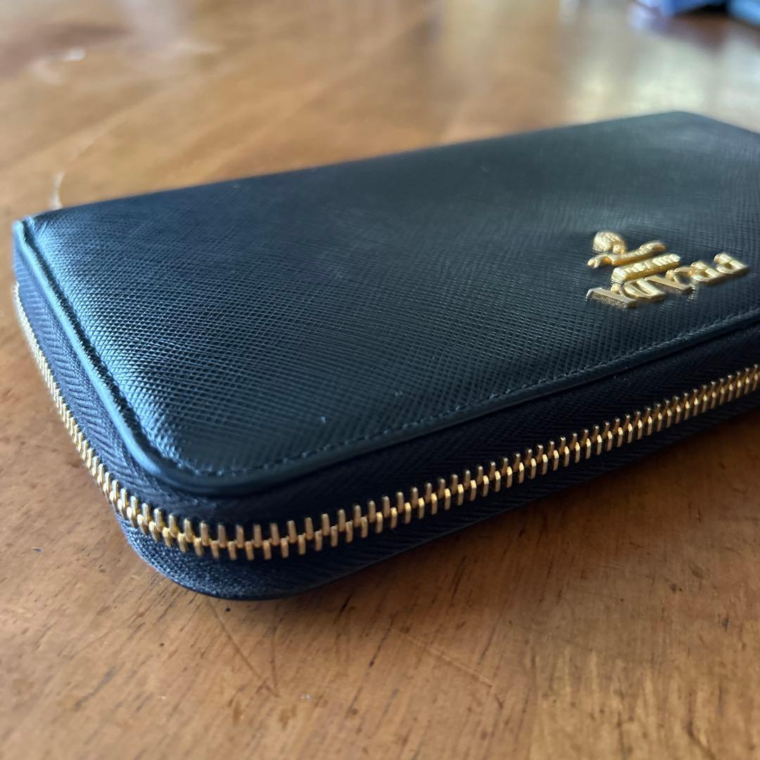 じ*い様 PRADA ブラック 長財布　サフィアーノレザー　黒 ゴールドロゴ