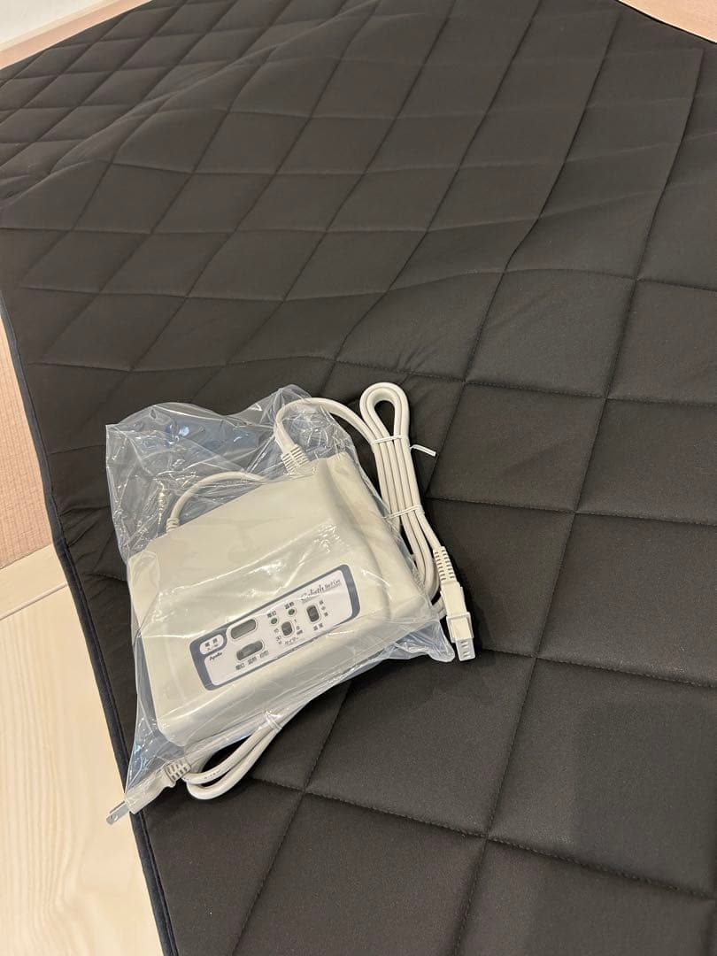 新品yosa カーリスホットアンドケア　マット　肩こり　リラクゼーション　温め