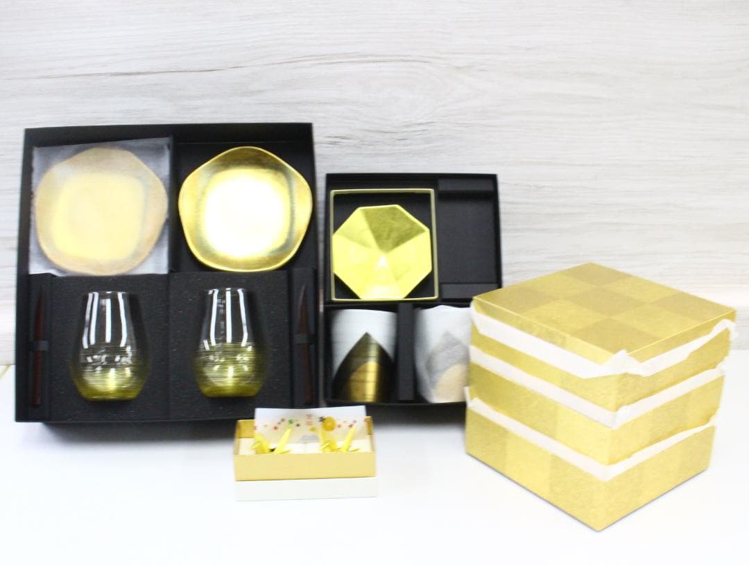 ◇開封済み未使用品 箔一皿グラスお重まとめセット 吟醸グラス 箸置き 三段重