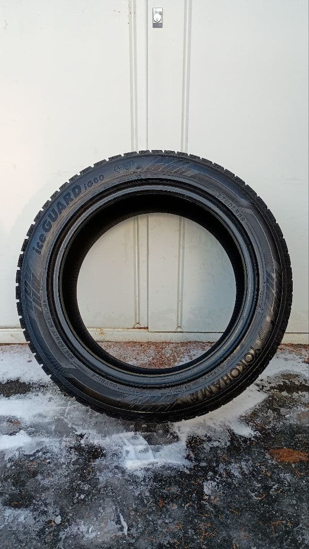 ①ヨコハマアイスガード6 225/50R17スタッドレス ４本セットの１、2本目