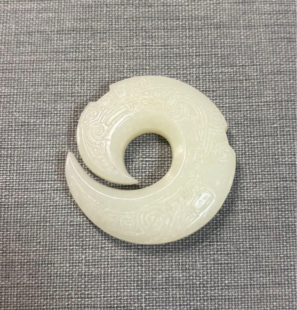 縄文時代の勾玉 本玉 天然石 和田玉 中国古美術 手彫 細工装飾品