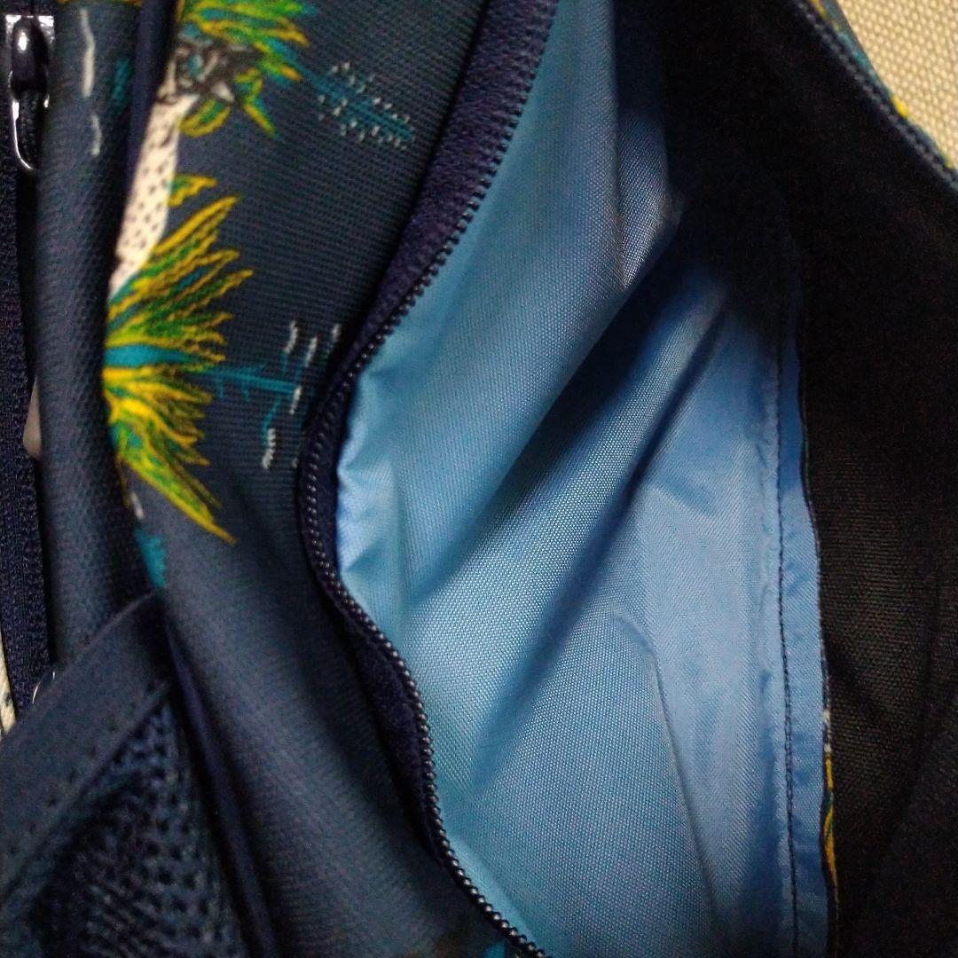THE NORTH FACE ROUNDY モダントワルネイビープリント