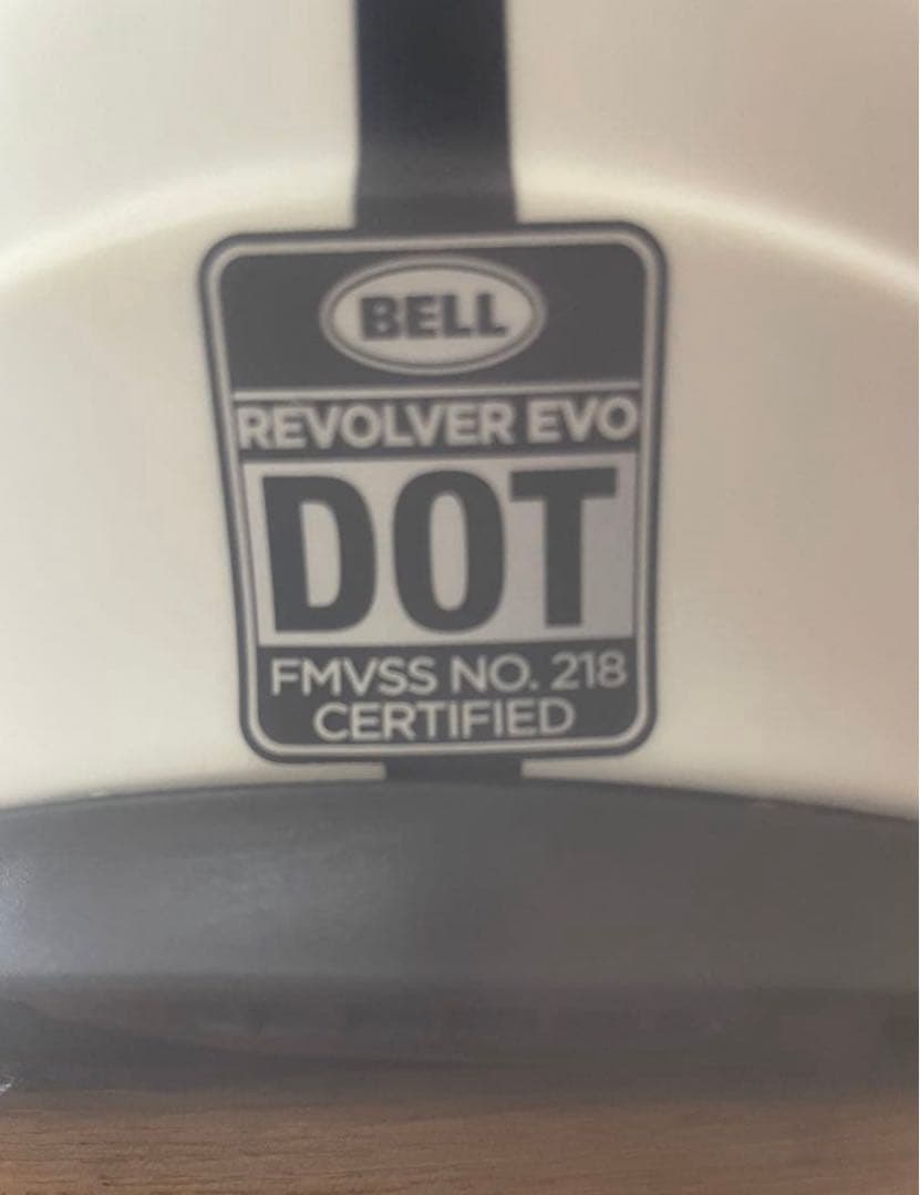 bell リボルバーエボ　ホワイト/ブラック