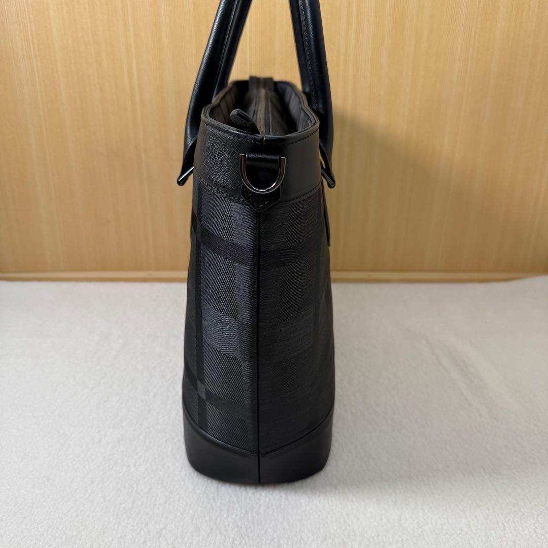 未使用品　ブラックレーベル クレストブリッジ エンボスレザー トートバッグ