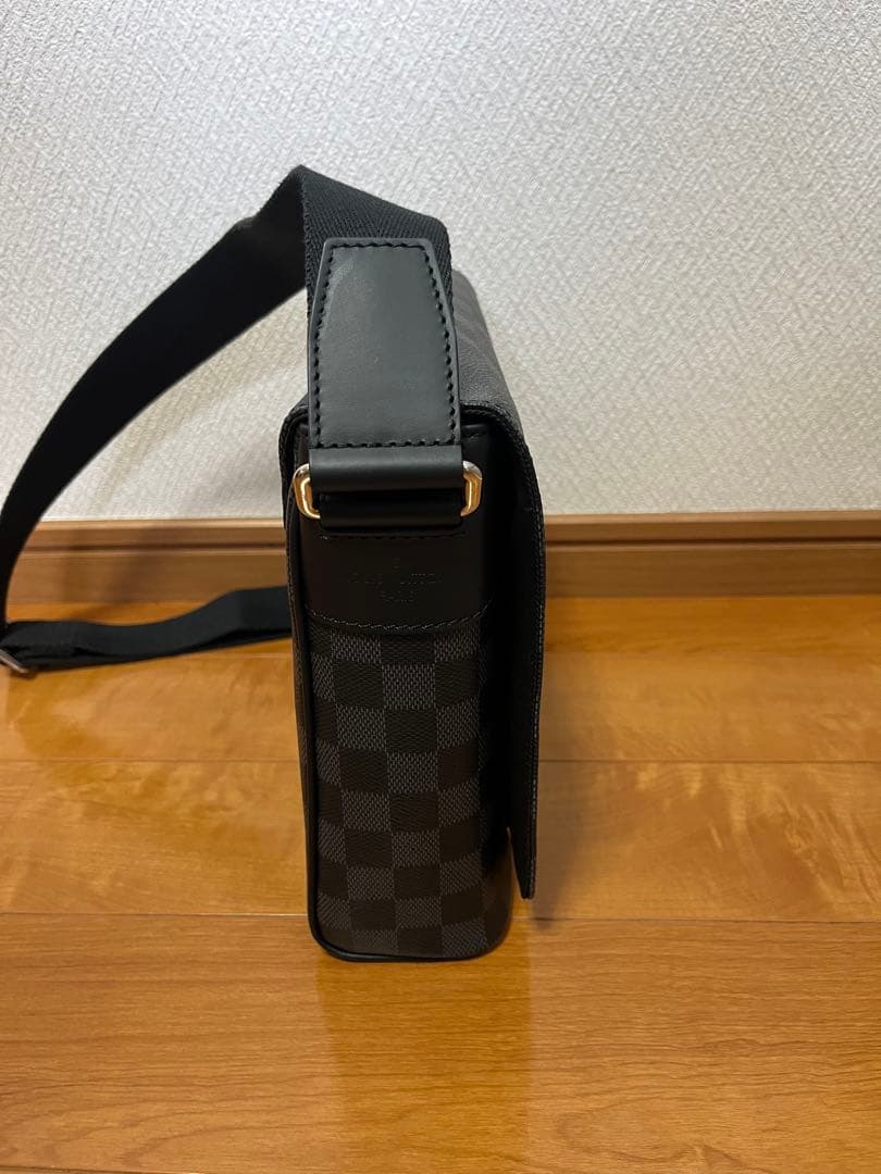 ルイヴィトン　ディストリクト　ダミエグラフィット