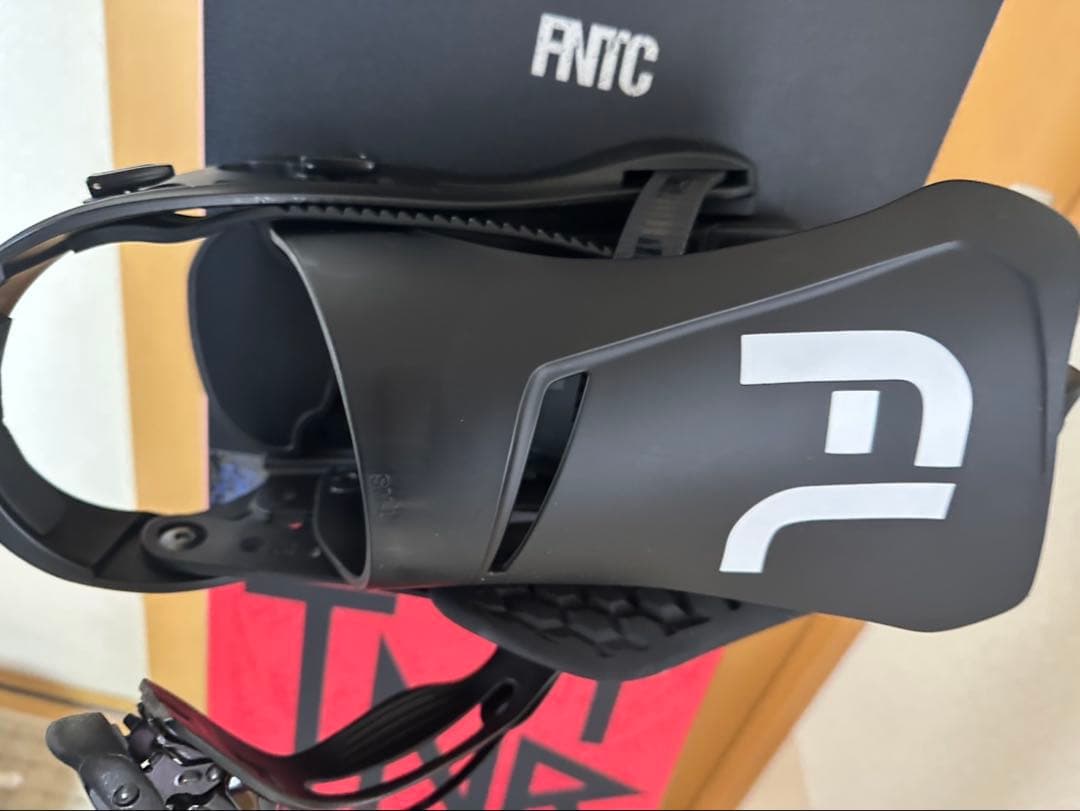 FNTC TNTR 22-23 FLUXビンディング、ケース付