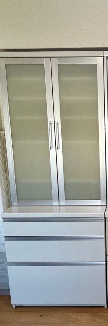 Pamouna (パモウナ) 2枚扉食器棚 ホワイトシルバー ソフトクローズ