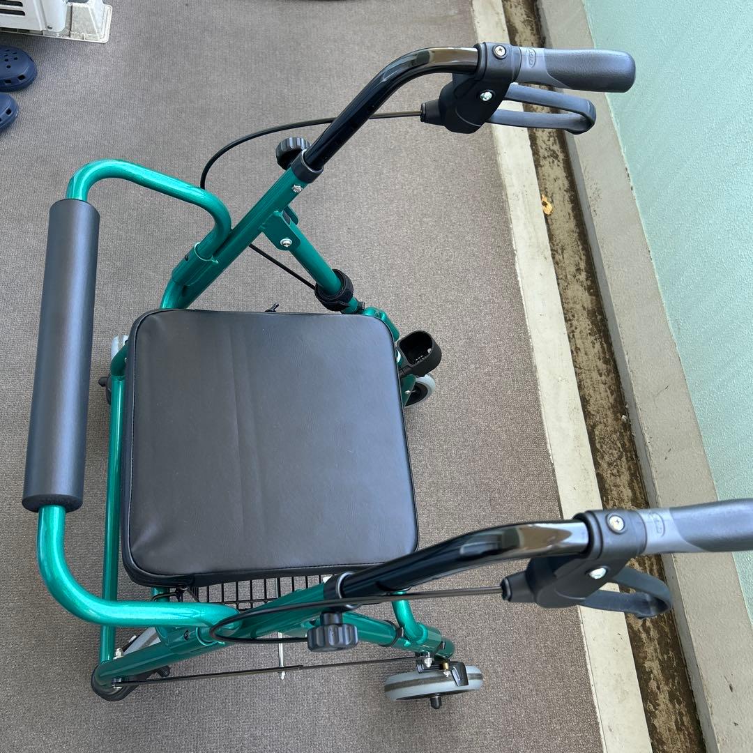 ＜ハーティウォーカー＞緑色の歩行器 クッション付き 説明書付き