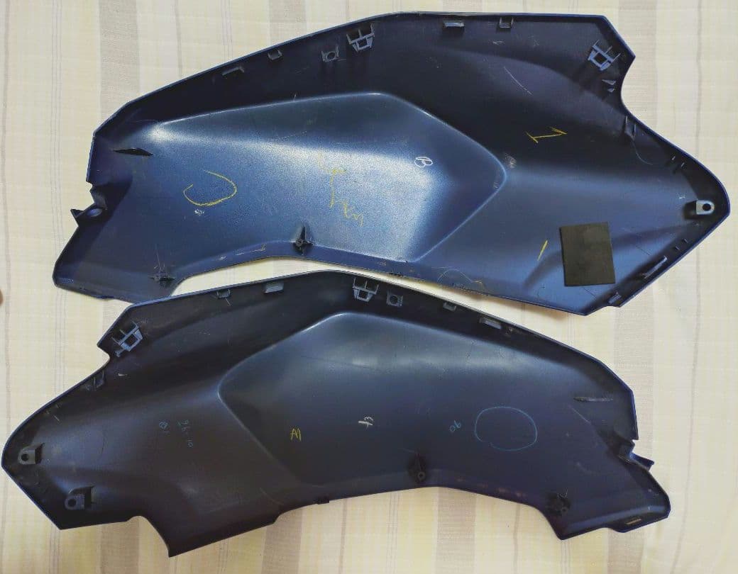 そ*ら様 ホンダ CB250R タンクカウルカバー 青 左右セット