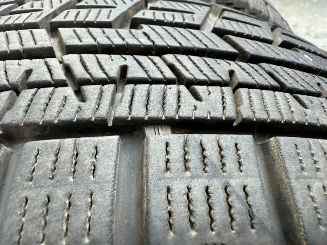 ヨコハマスタッドレス175／65R15 84Q深溝