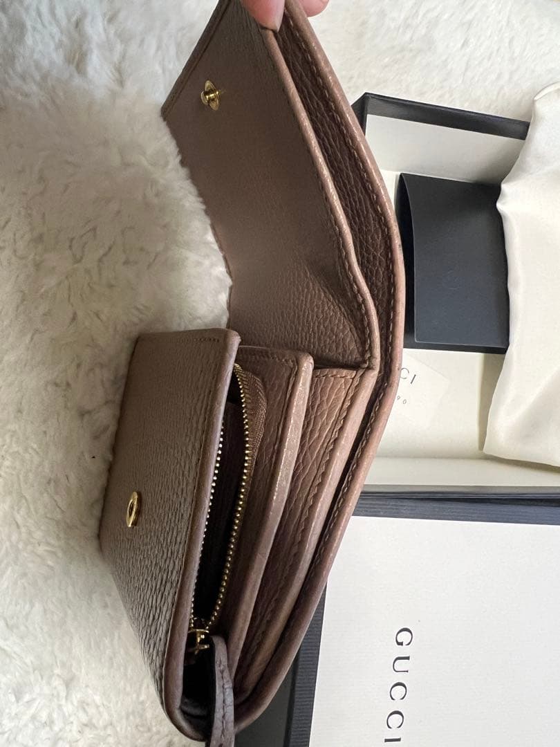 GUCCI 二つ折り財布 ベージュ レザー