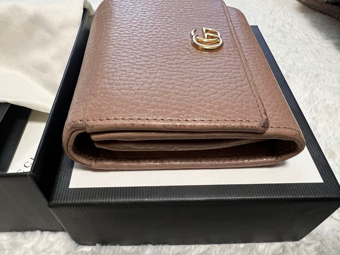 GUCCI 二つ折り財布 ベージュ レザー