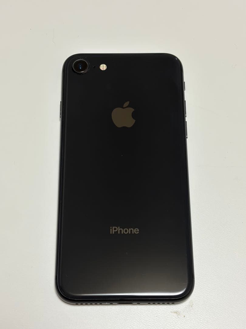 iPhone8 スペースグレイ 64GB バッテリー残量77％