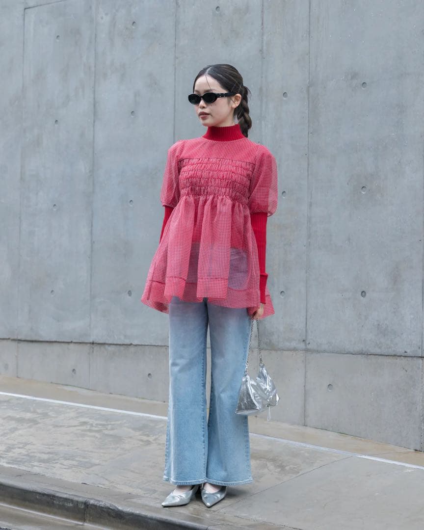 トップス GINGHAM ORGANZA SHIRRED TUNIC (RED)