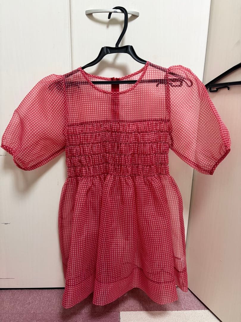 トップス GINGHAM ORGANZA SHIRRED TUNIC (RED)