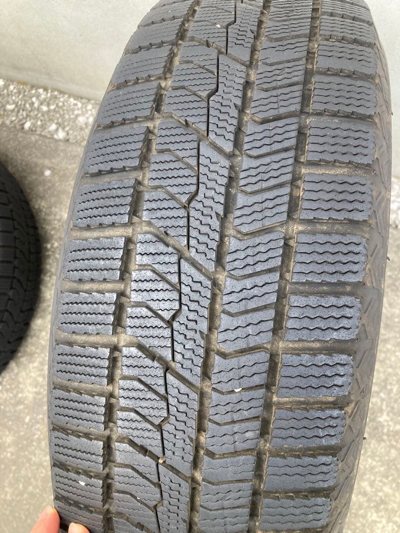 2022年製スタッドレスタイヤ 195/65 R15 4本セット引取限定